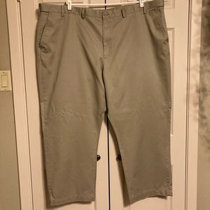 IZOD classic fit pant / expanding waistband size 54x30